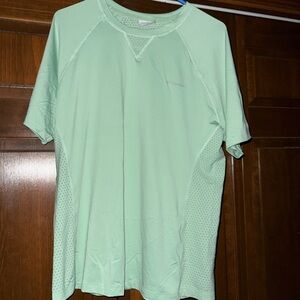Columbia Women’s Light Green Short Sleeve Tee.
